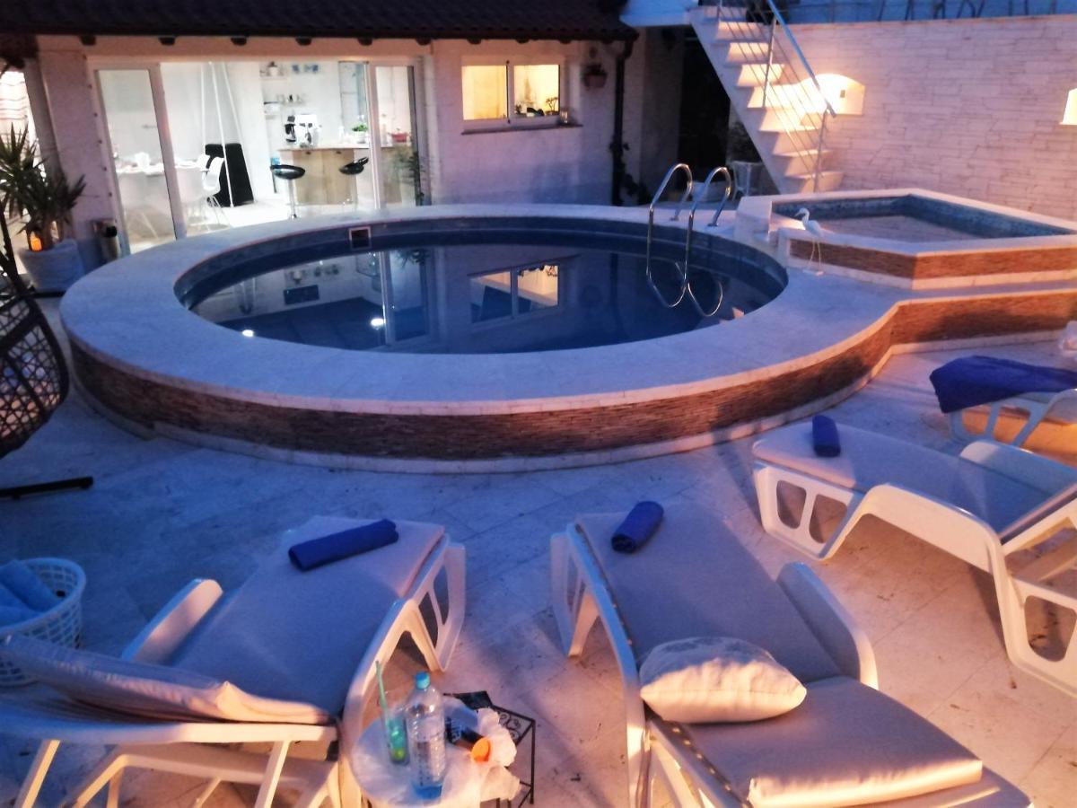 Apartments Rustika Toscana Vodice Eksteriør bilde